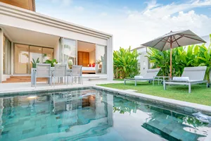 House With Crystla Clear Pool
